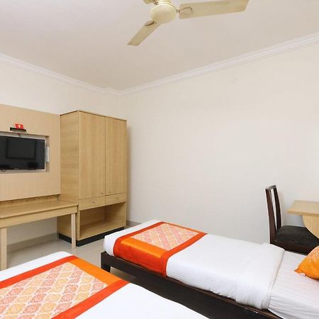 Hotel Half Moon Chennai Exterior foto