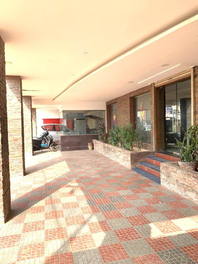 Hotel Half Moon Chennai Exterior foto