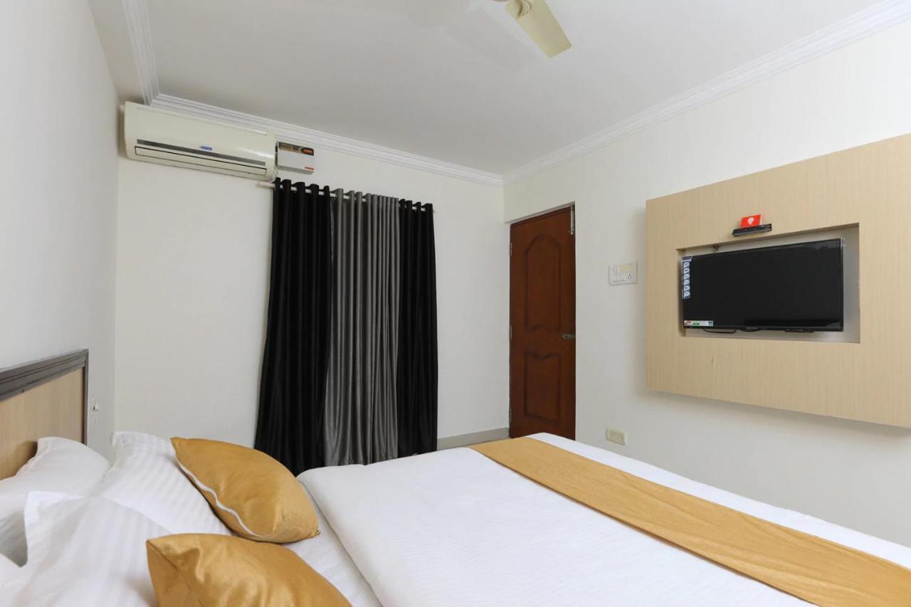 Hotel Half Moon Chennai Exterior foto