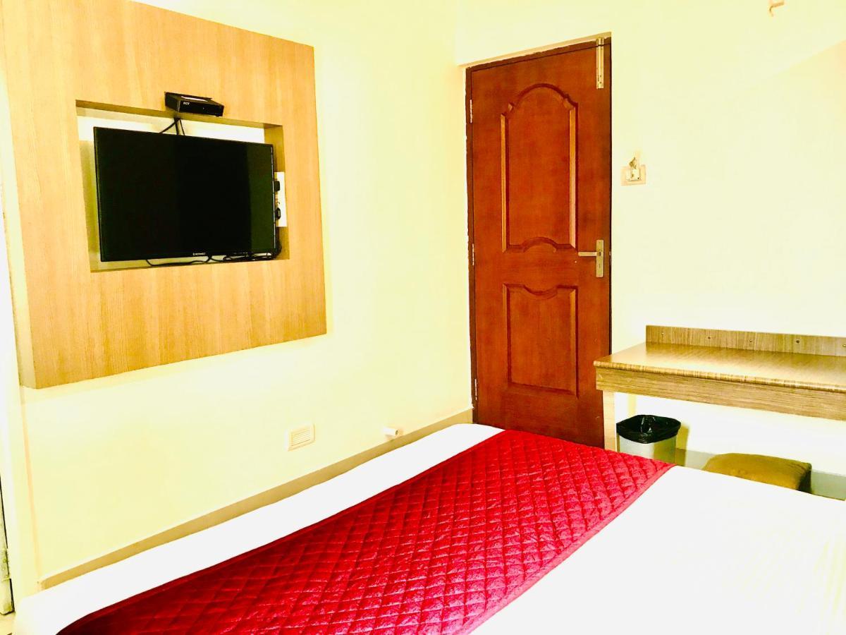 Hotel Half Moon Chennai Exterior foto