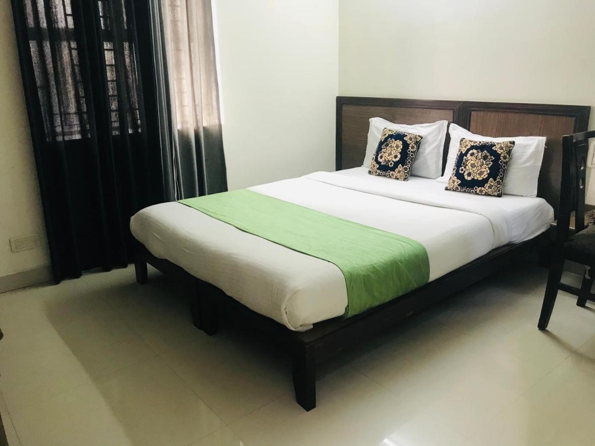 Hotel Half Moon Chennai Exterior foto